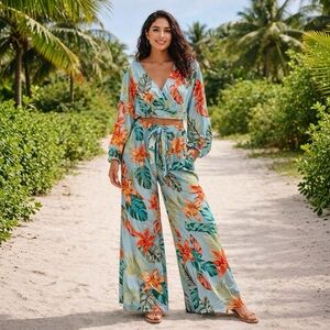 Soul of Curves Boutique Tropical 2-Piece Set Cropped Blouse & Wide-Leg Pants